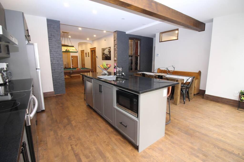 Charm & Luxury Vacation Headquarters To Downtown! Appartement Montréal Buitenkant foto